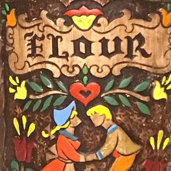 Vintage Flour Storage Contianer - Picture 4 of 8